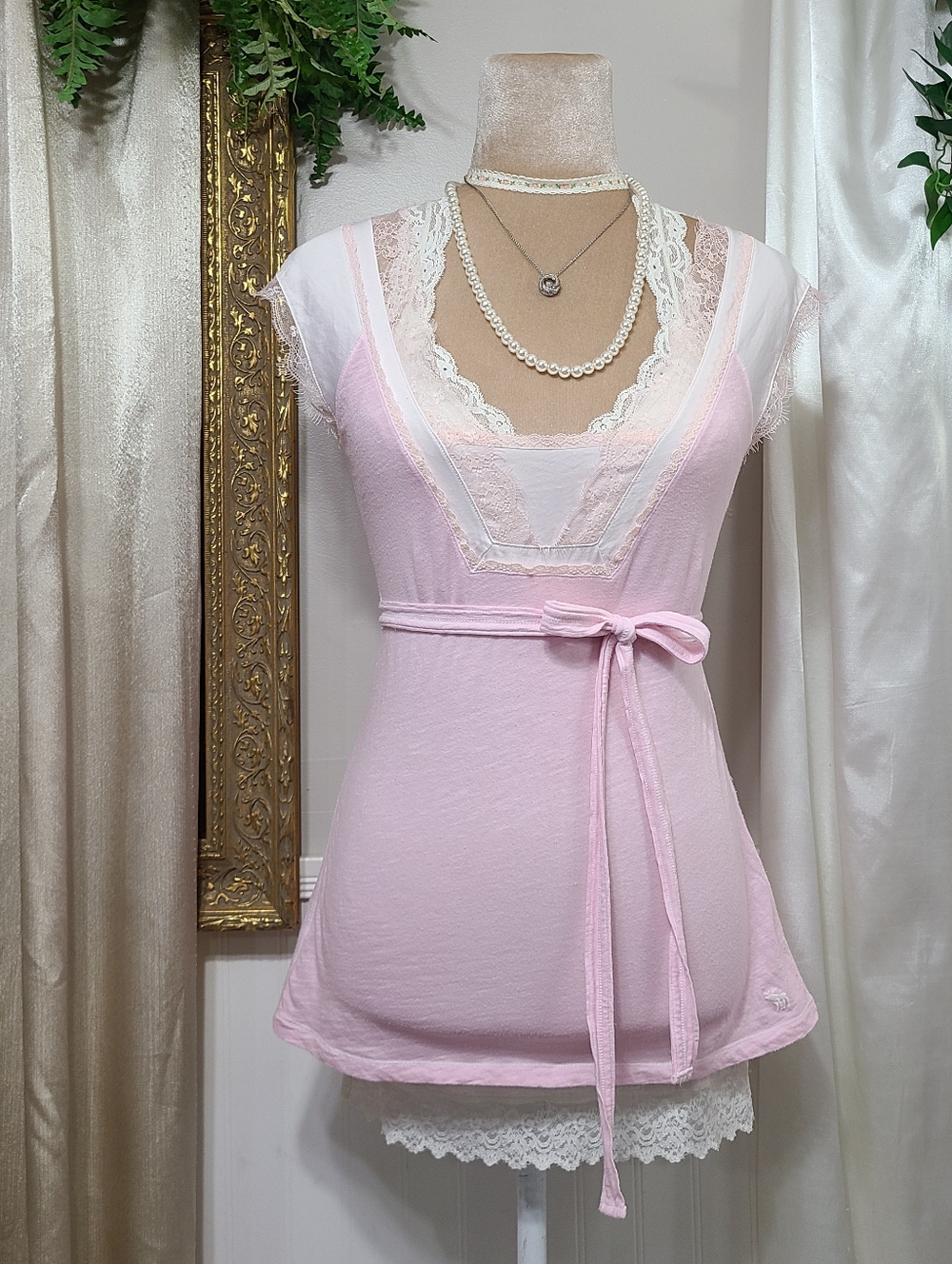 Rare ♡ Y2K ♡ Abercrombie Baby Pink Waist Tie Lace Babydoll Top